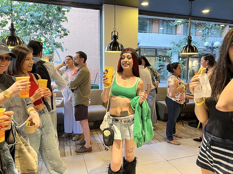 Fotos sociales del lanzamientos de las Michedas en Tommy Beans, Enero 2026