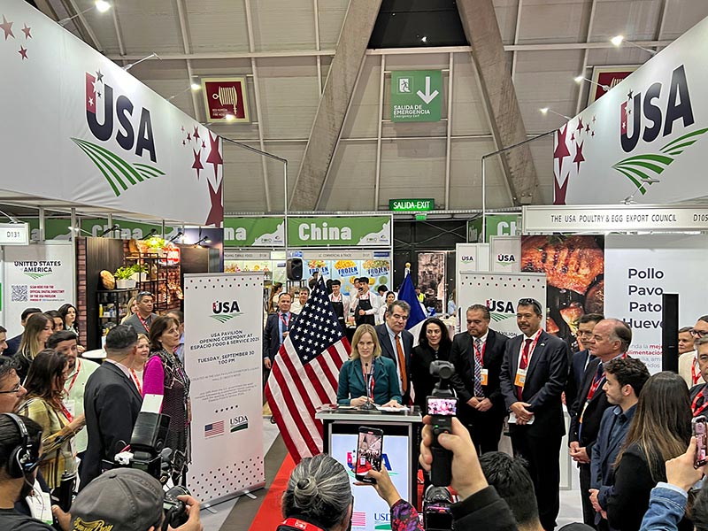 Inauguraci�n de Food Service 2025 en el stand de USA