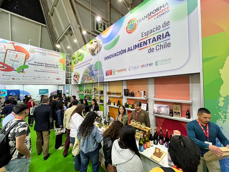 Fotos de la feria Food Service 2025, los Premio Fuego y el Almuerzo de la Fegach