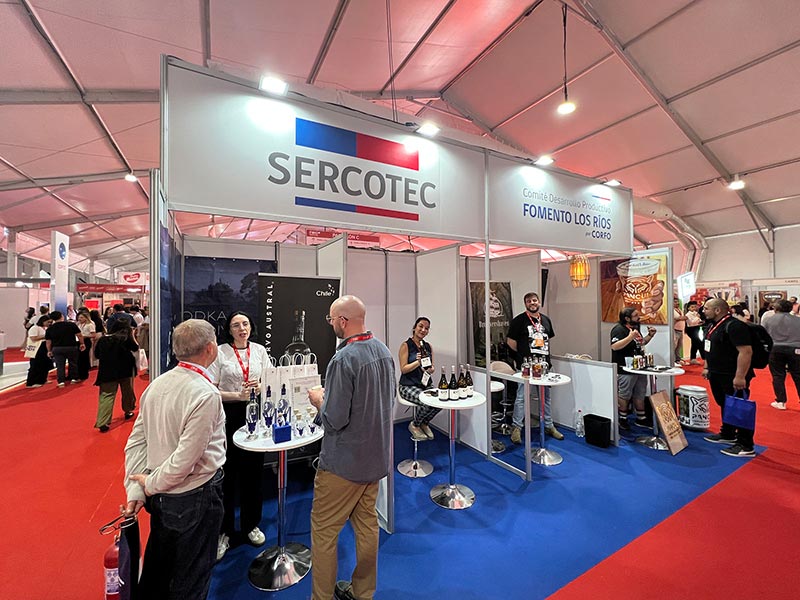 Fotos de la feria Food Service 2025, los Premio Fuego y el Almuerzo de la Fegach