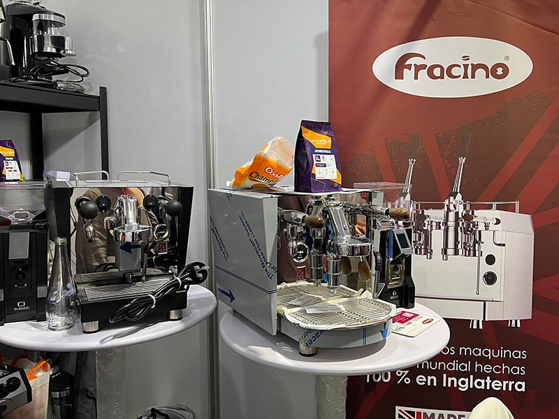 Fotos de la feria Food Service 2025, los Premio Fuego y el Almuerzo de la Fegach