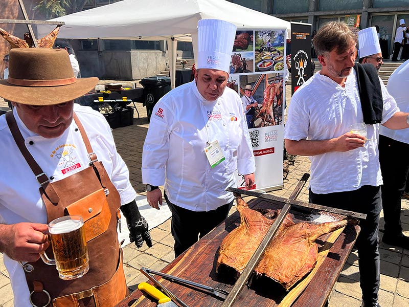 Fotos de la feria Food Service 2025, los Premio Fuego y el Almuerzo de la Fegach
