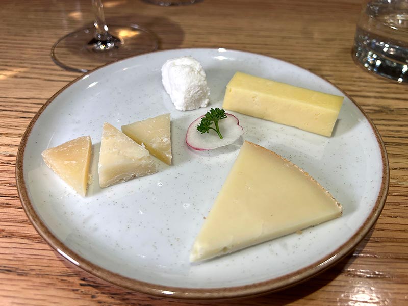 Fotos del lanzamiento oficial de�Encuentro Quesos 2026 y del Programa de Formaci�n CheeseMonger Nivel 1