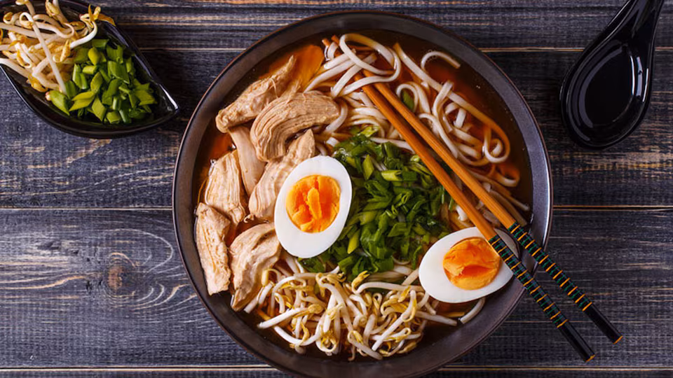 Da del Ramen: Un Viaje Gastronmico por la Sopa ms Icnica de Japn