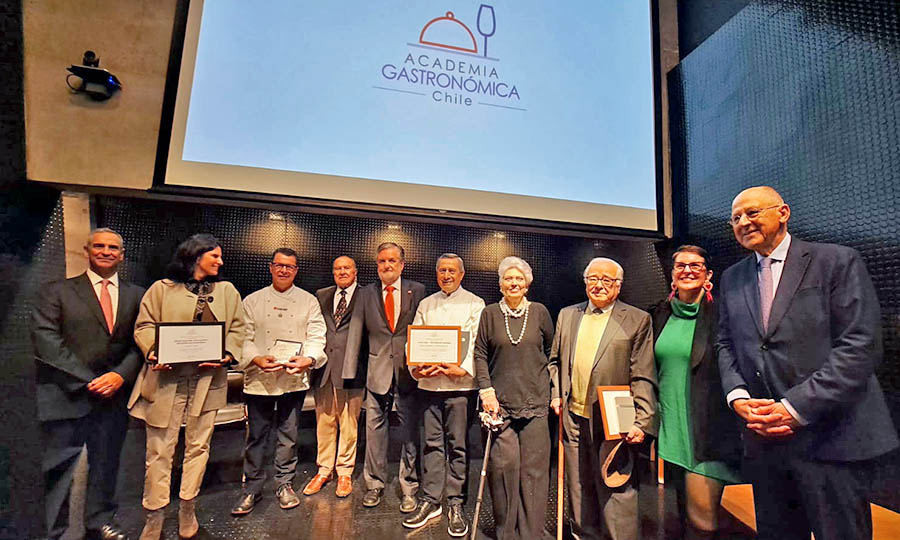 Academia Gastron�mica de Chile premi� a Augusto Merino, Guillermo Rodr�guez e INACAP por su aporte a la gastronom�a chilena
